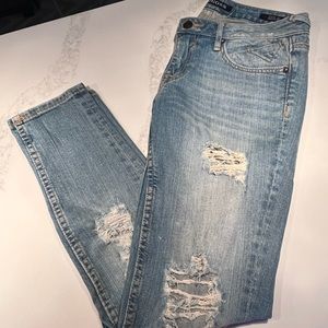 Vigoss blue jeans. The Thompson tomboy jeans.  Size 26 waist, 25 length.